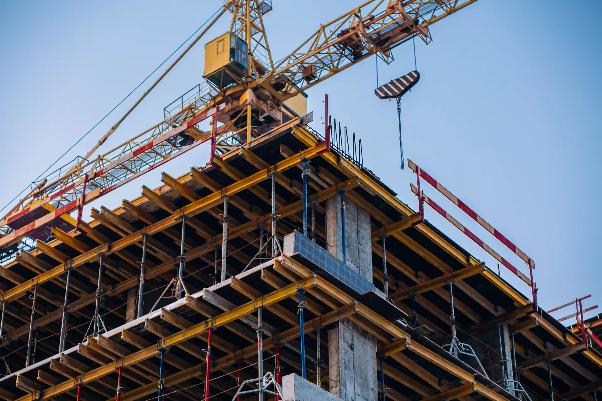 crane-and-building-construction-site-on-background-2026-01-08-23-54-48-utc.webp